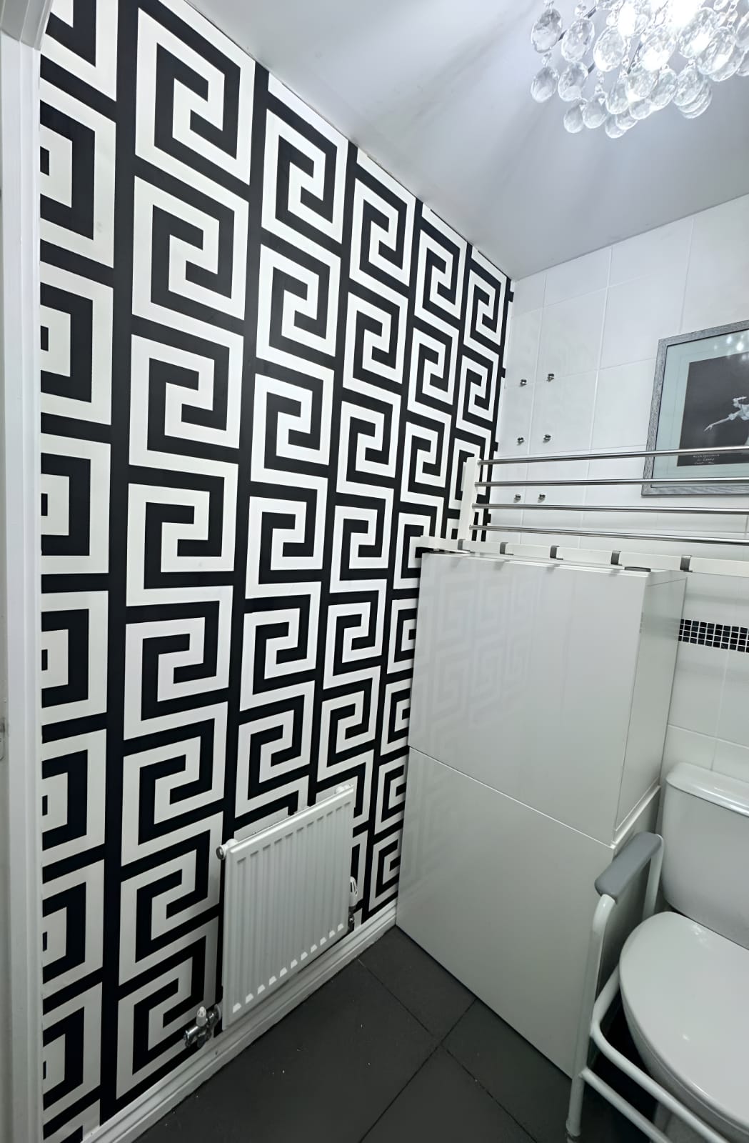 wallpapering